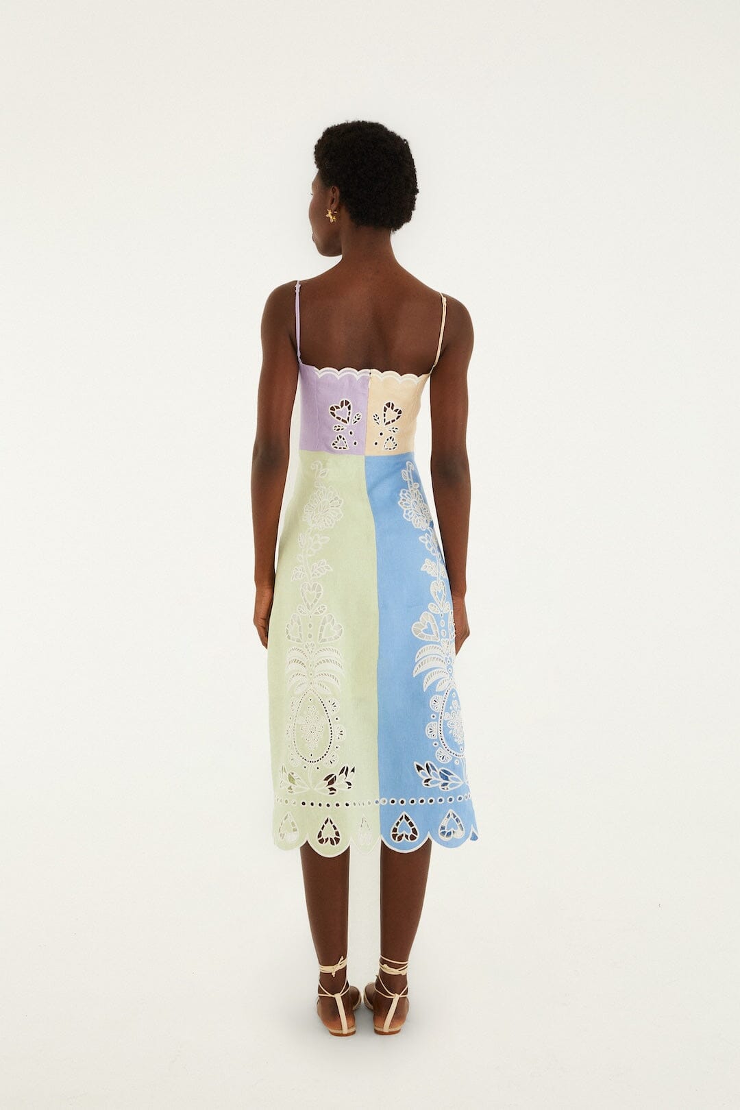 vestido midi sin mangas con bordado multicolor