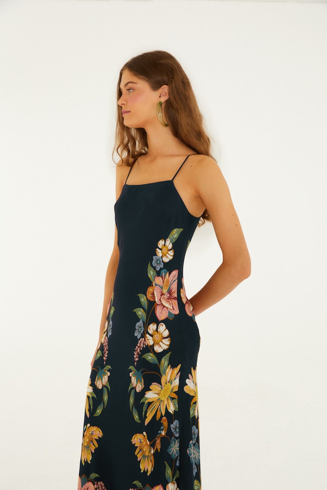 vestido largo azul oscuro floral maira