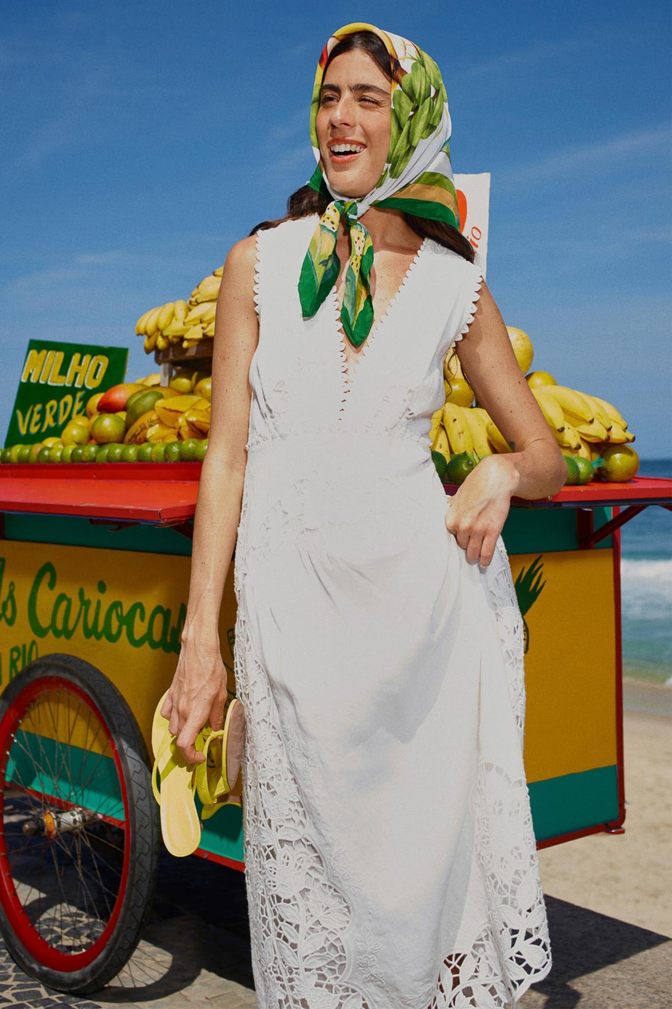 Vestido Midi Blanco Hueso Richelieu con Escote en V sin Mangas