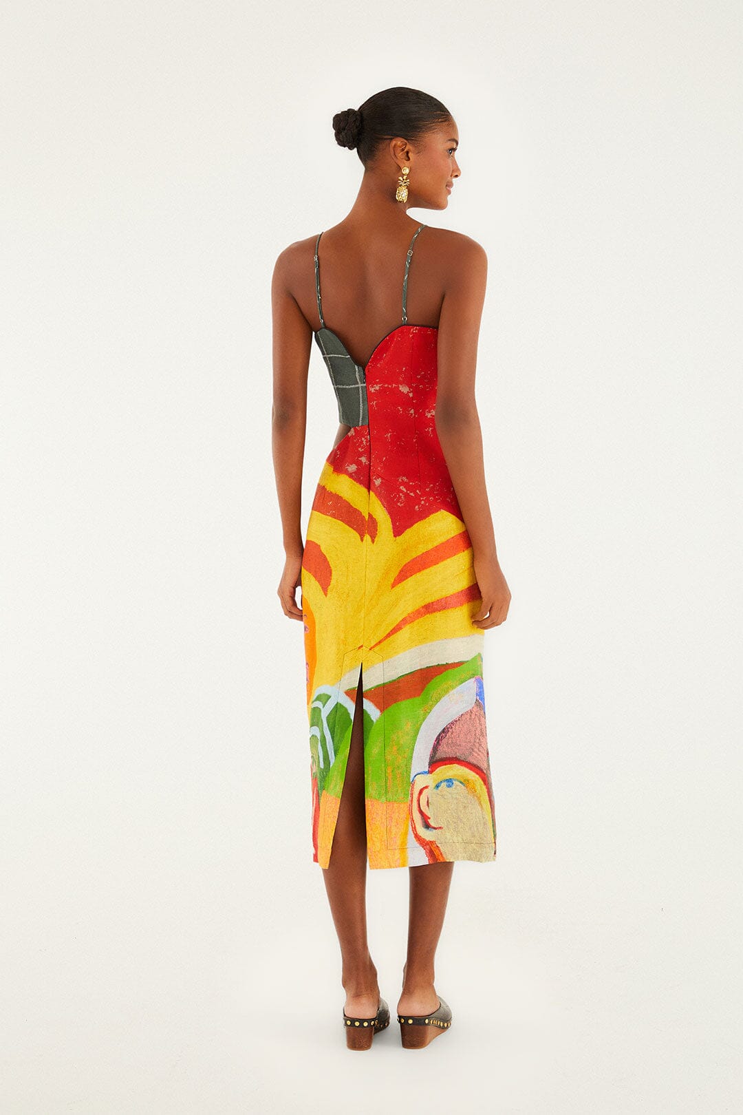 a popular cafe multicolor sleveless midi dress