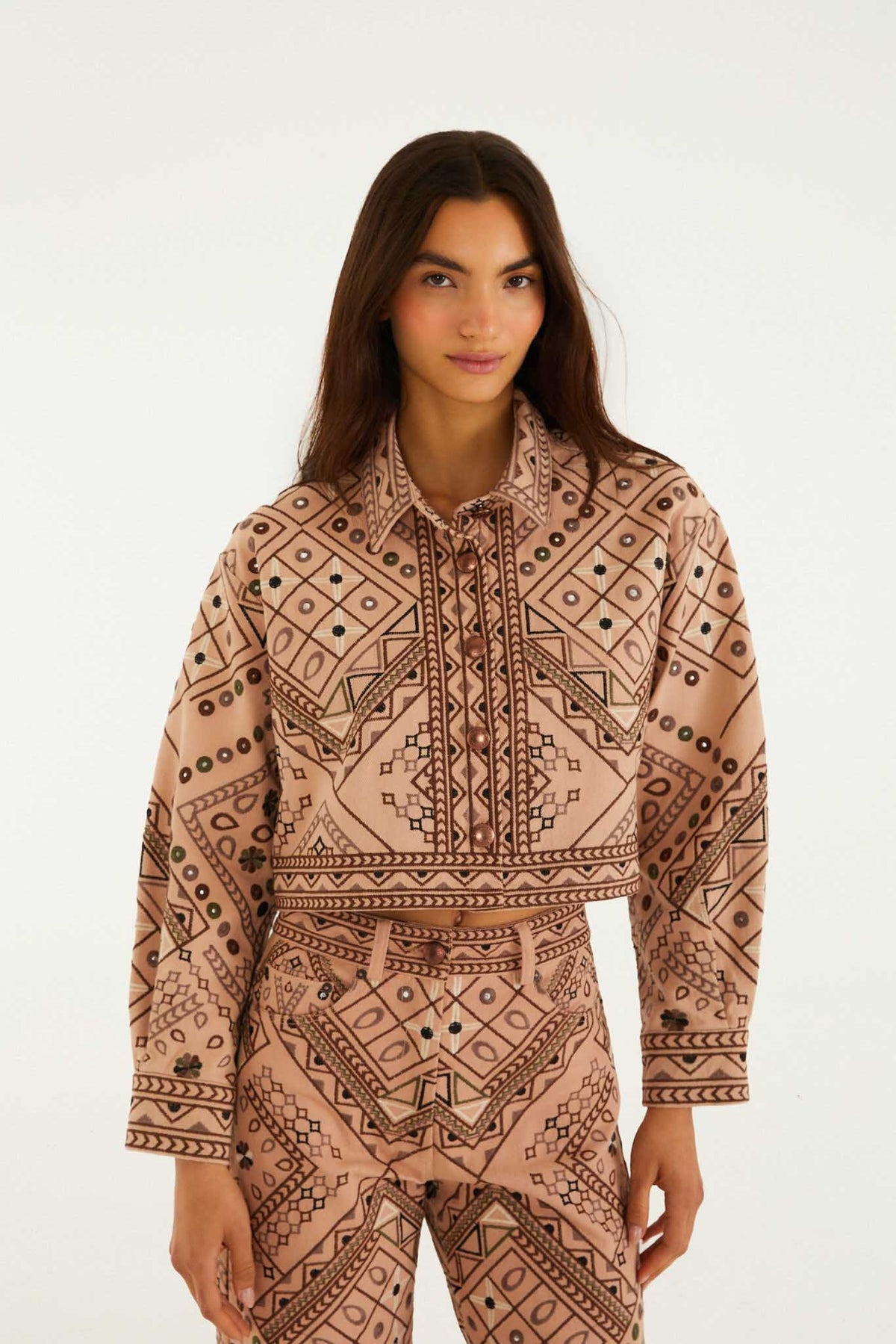 Chamarra Cosmopolitan con Estampado Completo