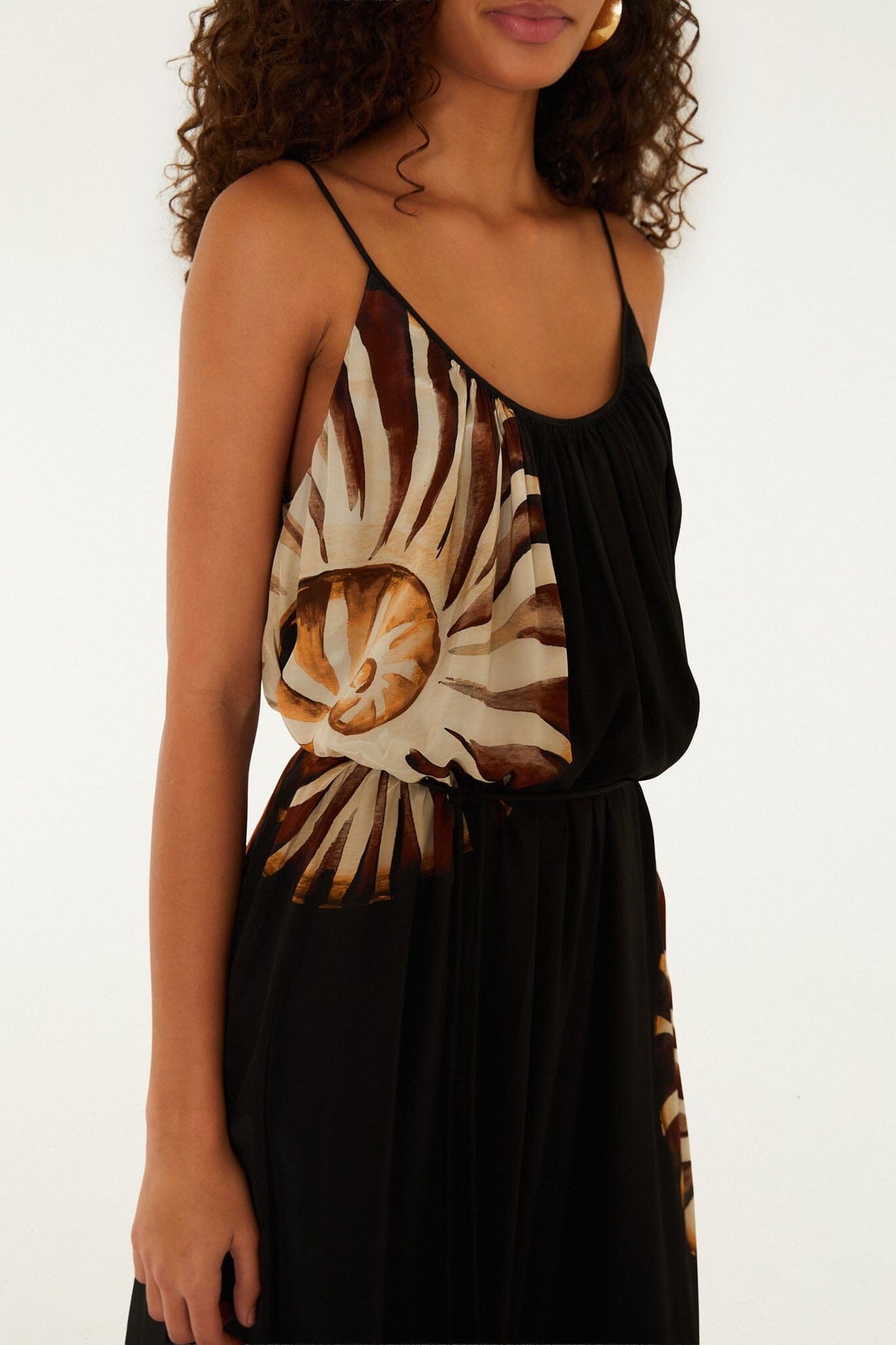 Maxi Vestido Ammonite Negro con Cinturón, Bolsillos y Espalda Descubierta