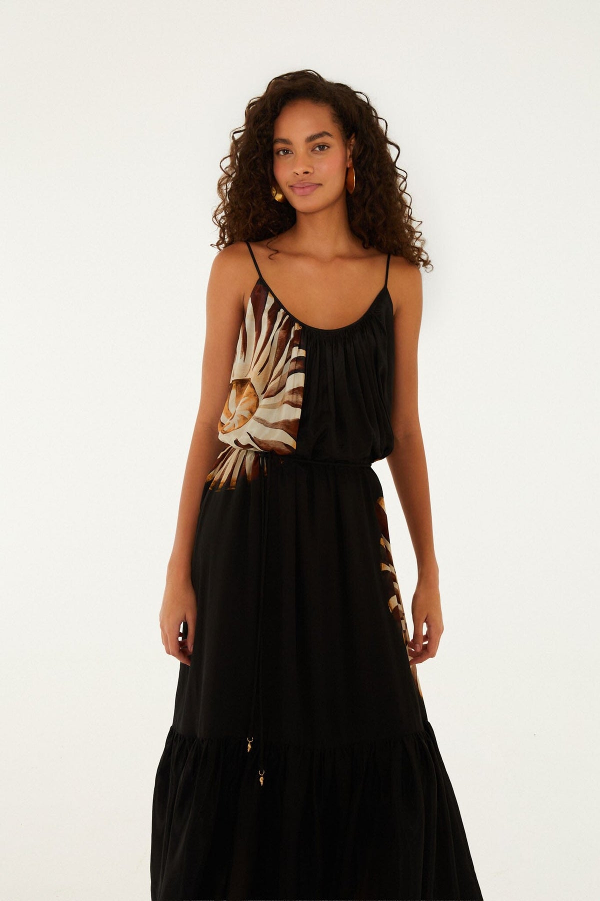 Maxi Vestido Ammonite Negro con Cinturón, Bolsillos y Espalda Descubierta