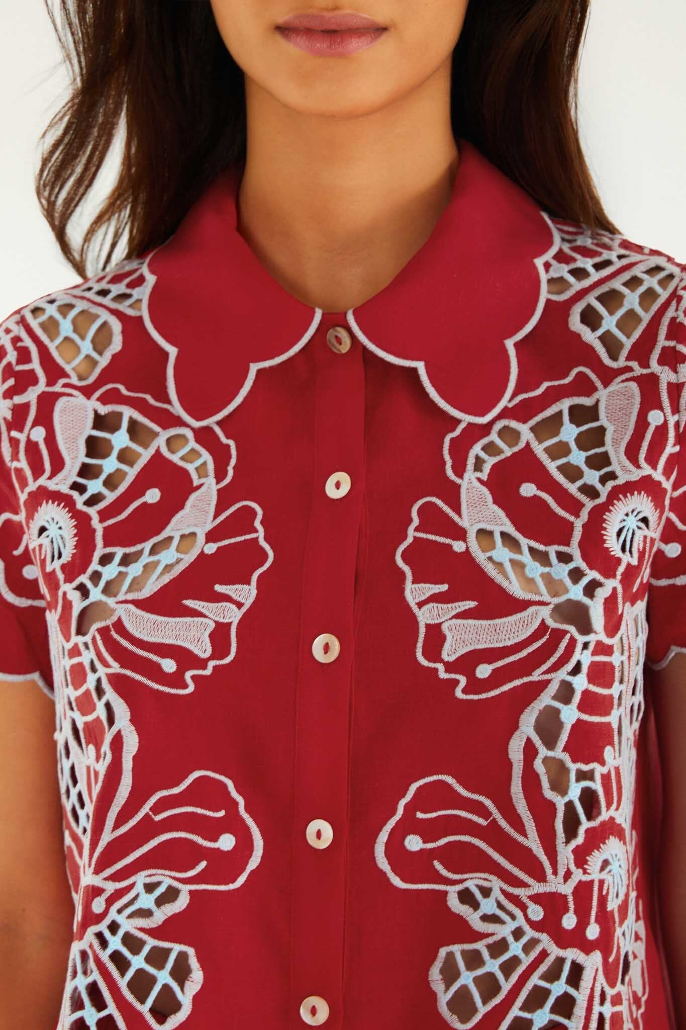 Blusa con Bordado y Botones