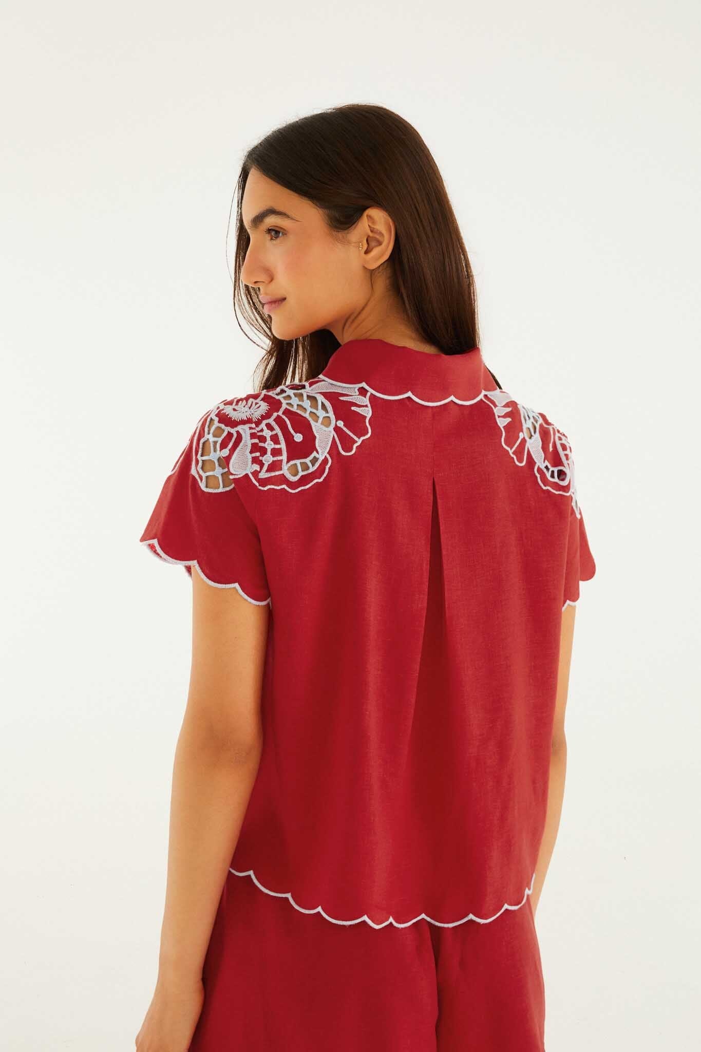 Blusa con Bordado y Botones