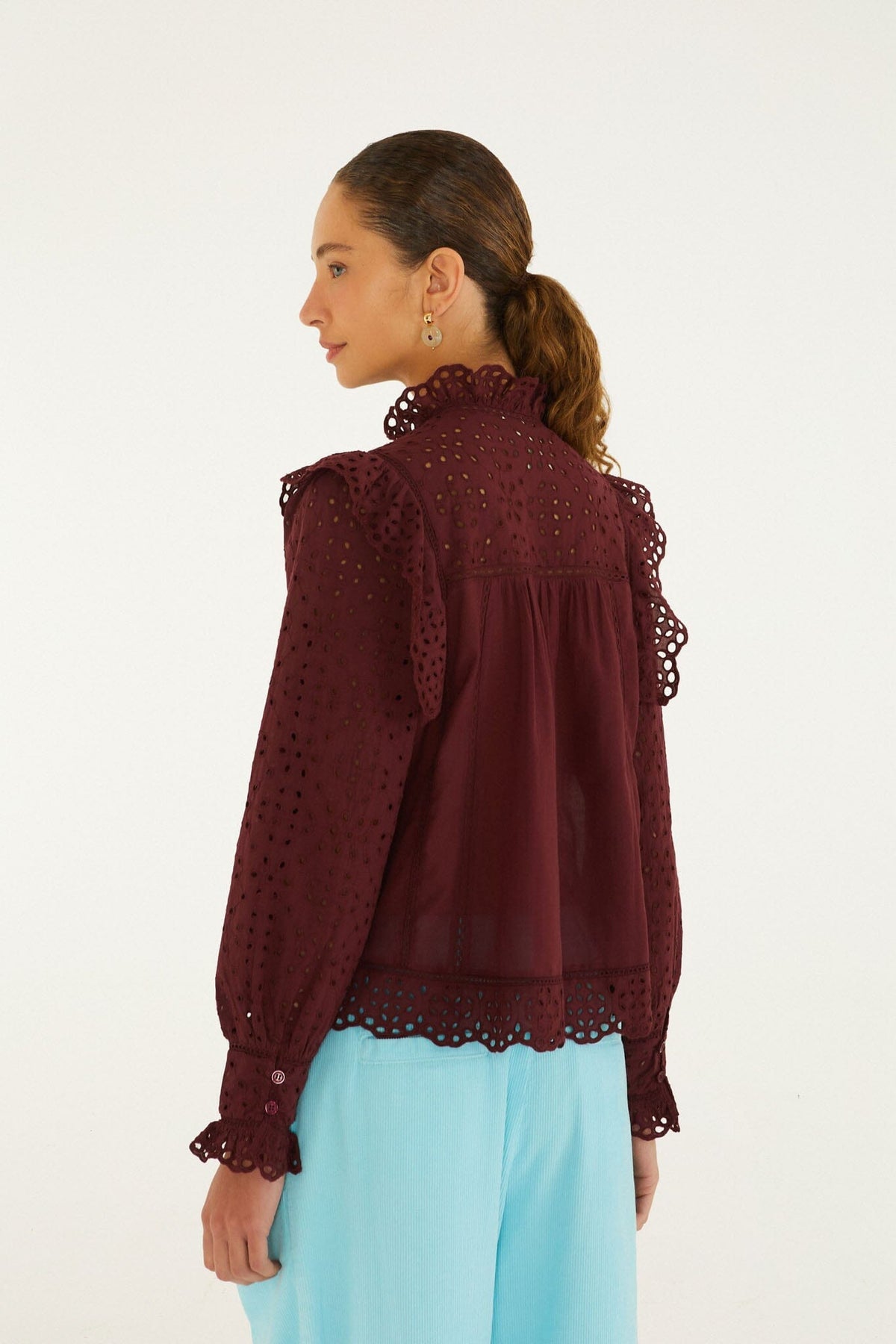 Blusa Eyelet con olanes de manga larga
