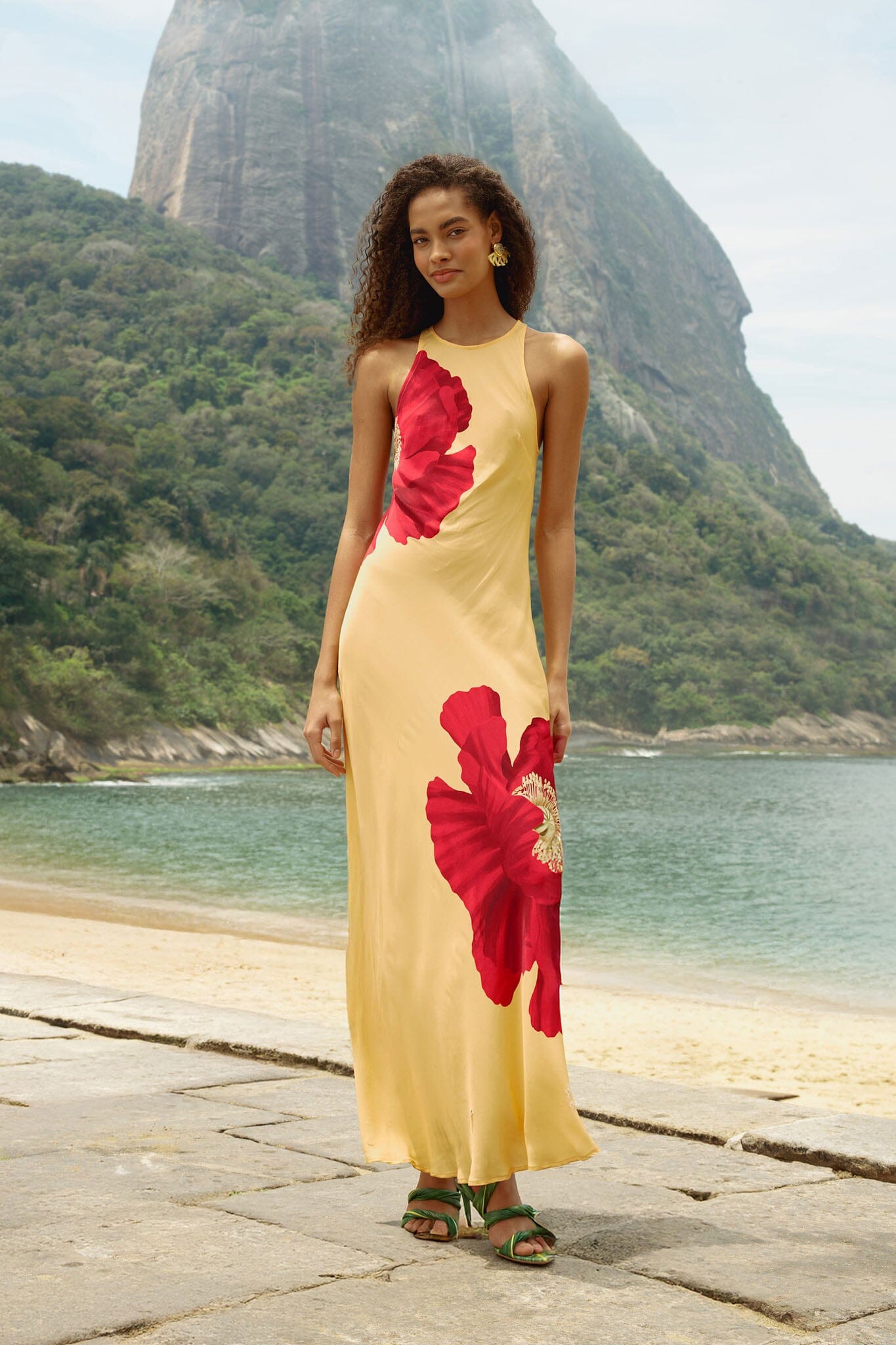 Maxi Vestido Amarillo Claro Flores de Amapola sin Mangas