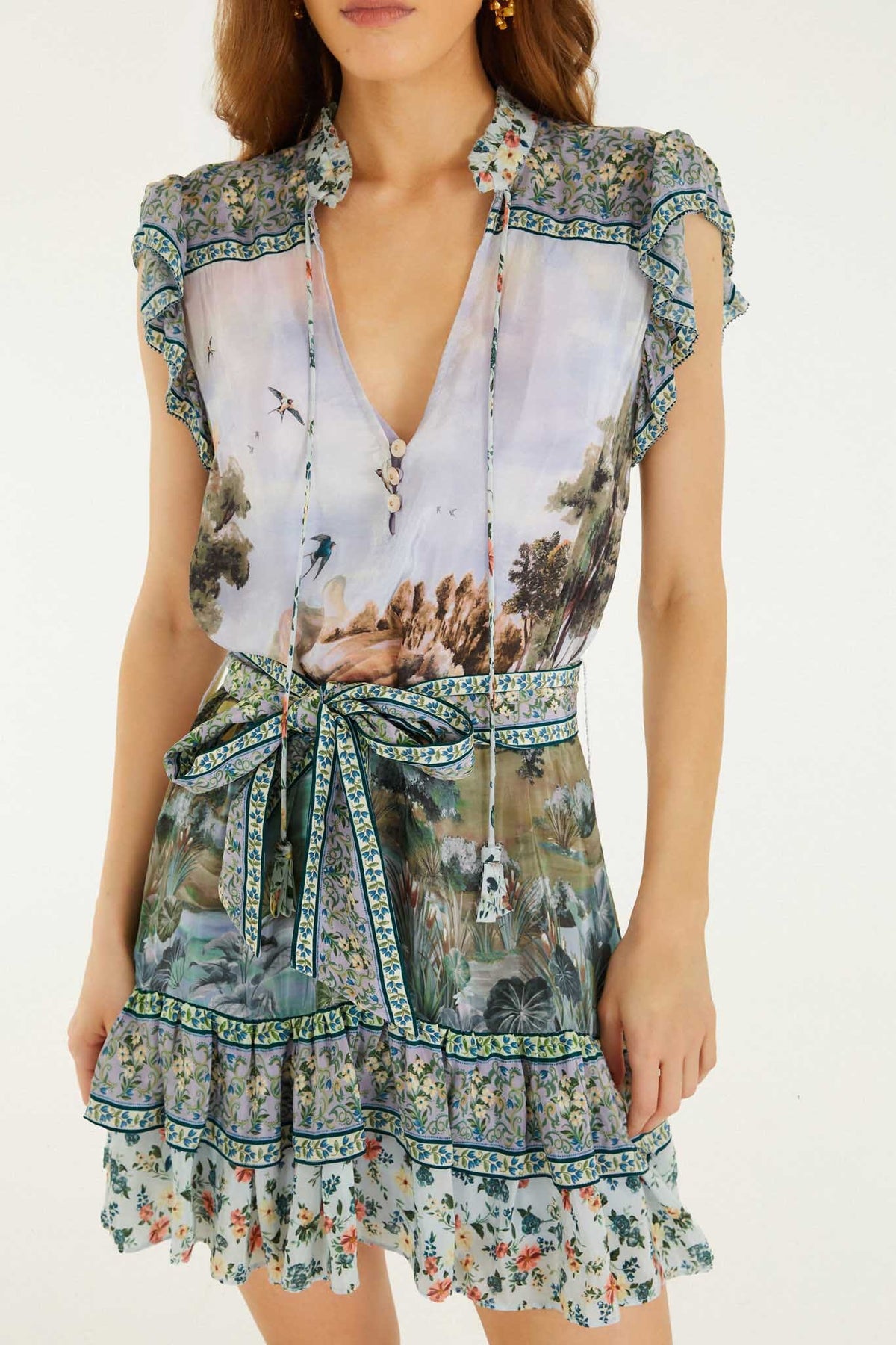 Mini Vestido Countryside Landscape Multicolor con Cinturón y Olanes