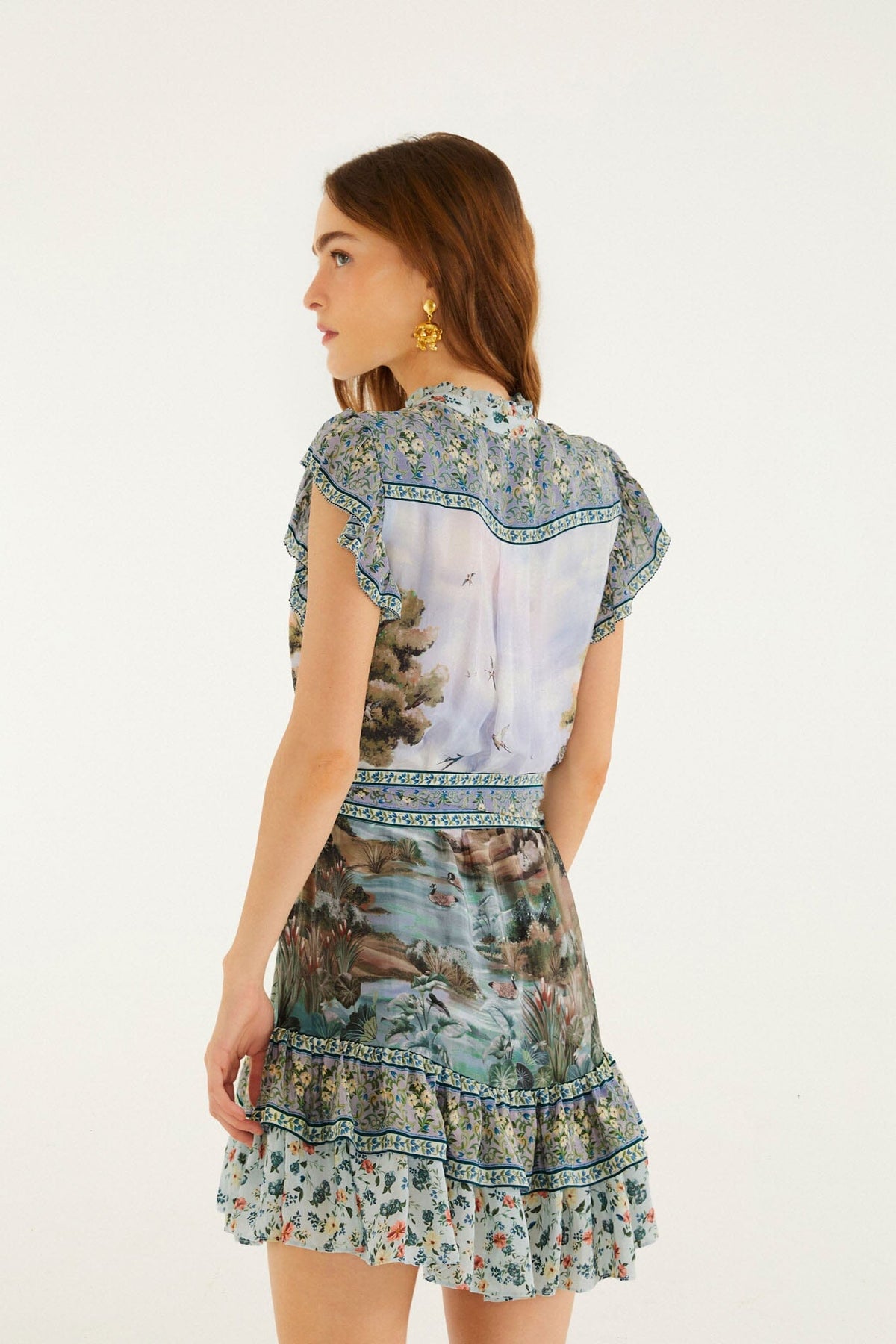 Mini Vestido Countryside Landscape Multicolor con Cinturón y Olanes