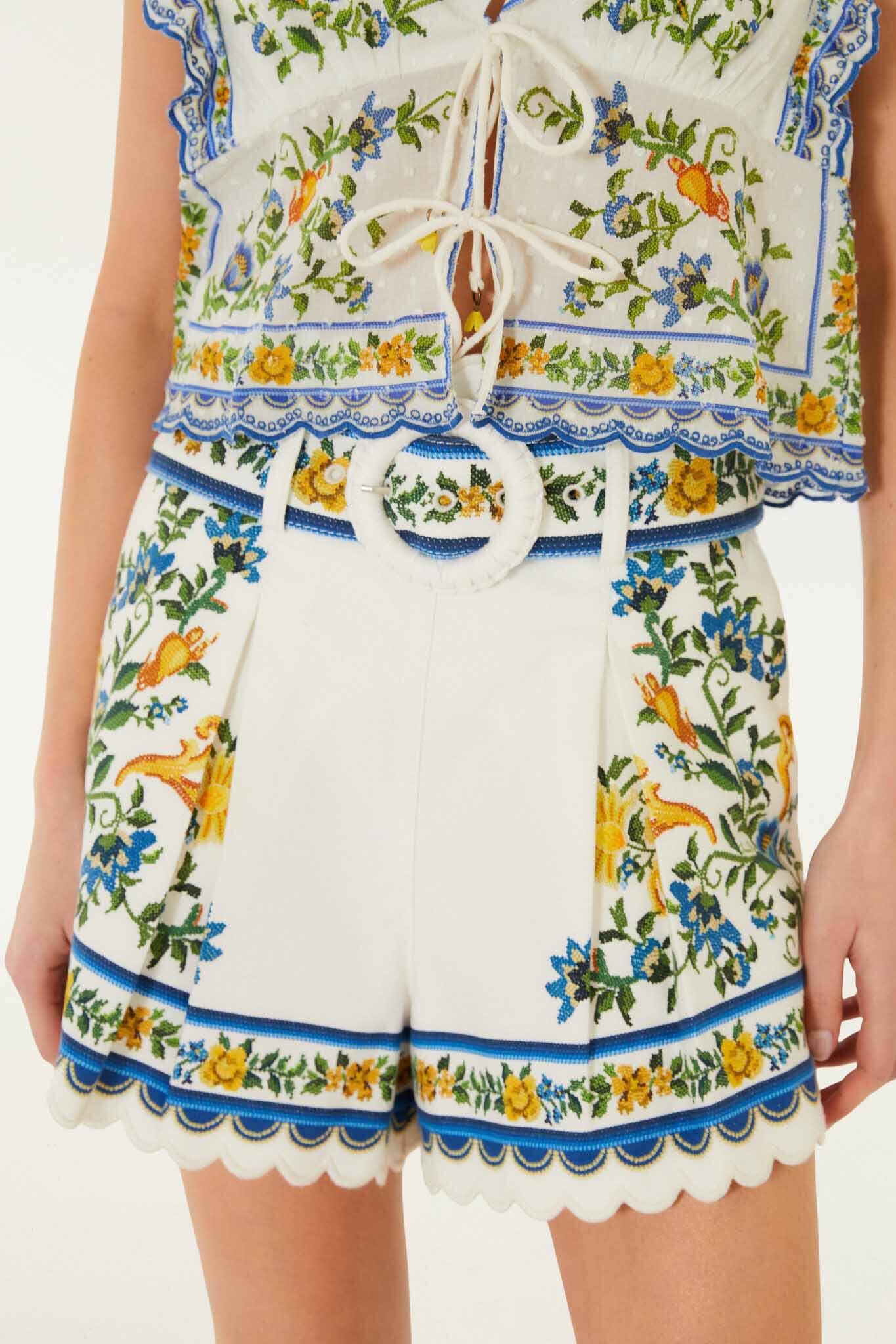 Short Blanco Hueso Emily Floral Tapestry con Cinturón