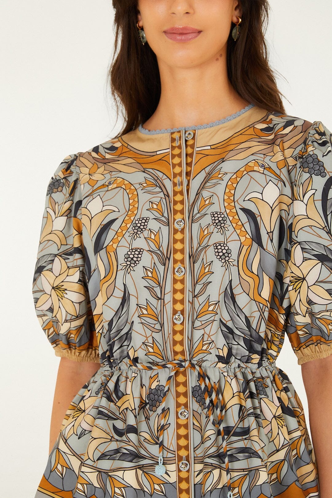 Blusa Stained Glass Beauty con Cordón y Botones