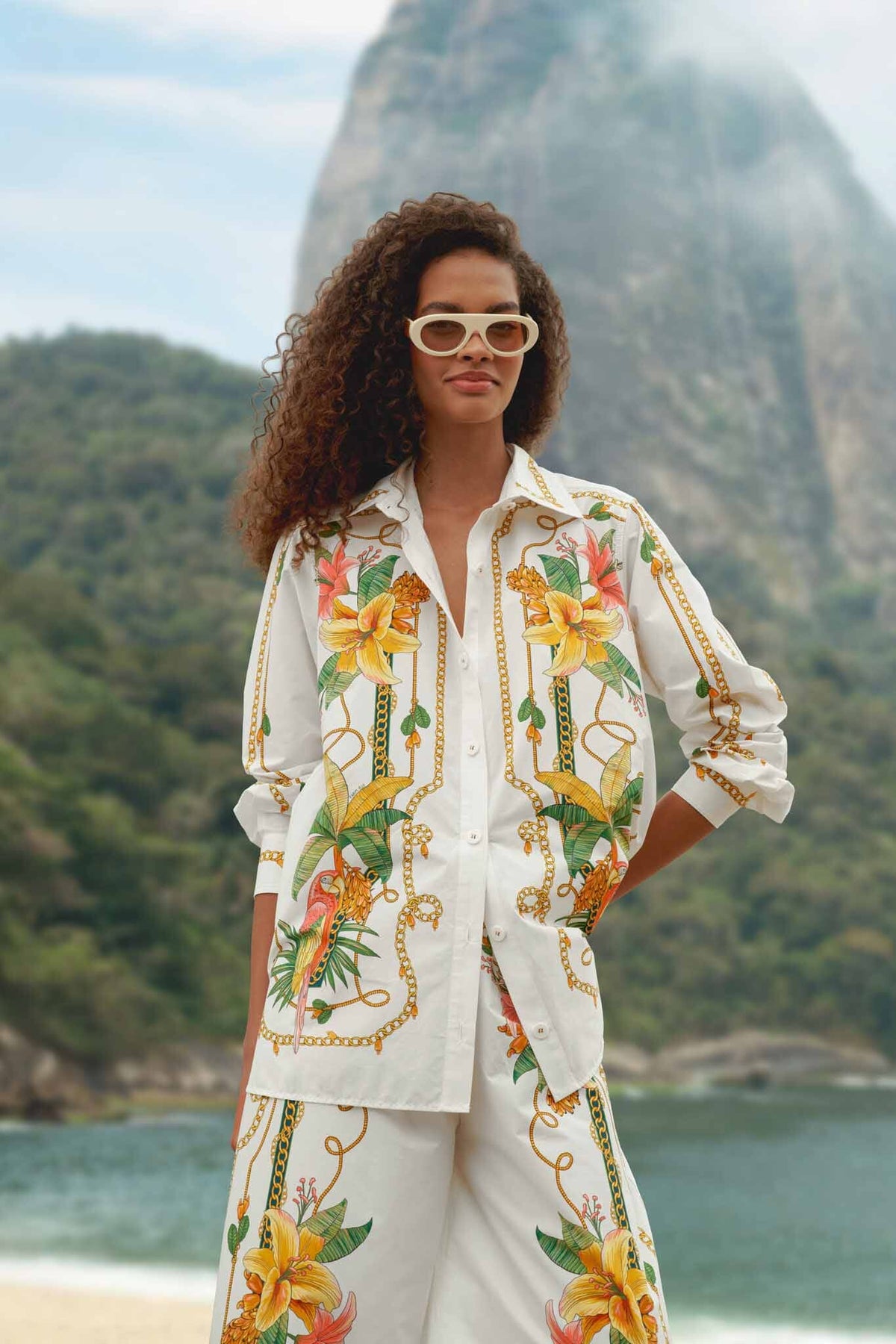 Camisa Tropical Royalty Blanco Hueso de Manga Larga
