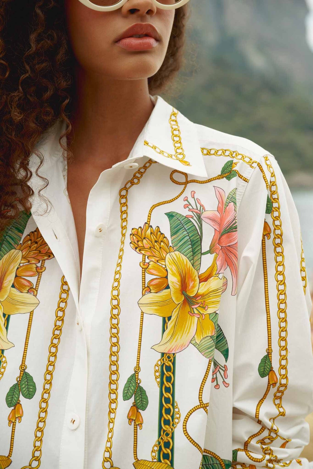 Camisa Tropical Royalty Blanco Hueso de Manga Larga